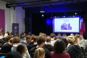 „Wajdalizmy. Historia buntu” – Prelekcja dr Jolanty Kawy z Fundacji Centrum im. Prof. B. Geremka [FOTORELACJA, 12.10.2026]